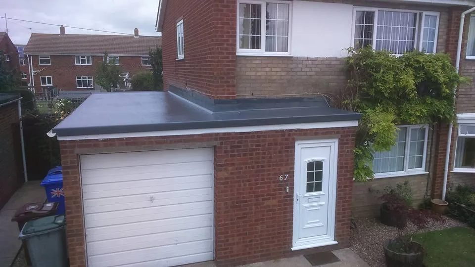 flat l-shaped roof
